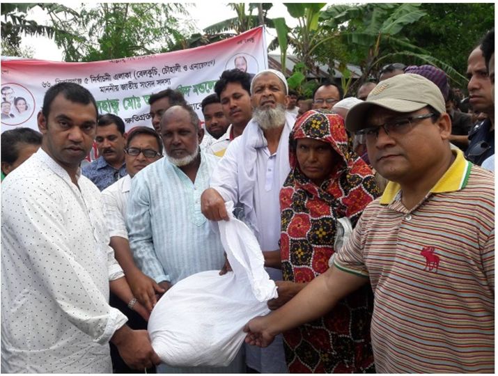 Flood relief distribution for families in Chowhali